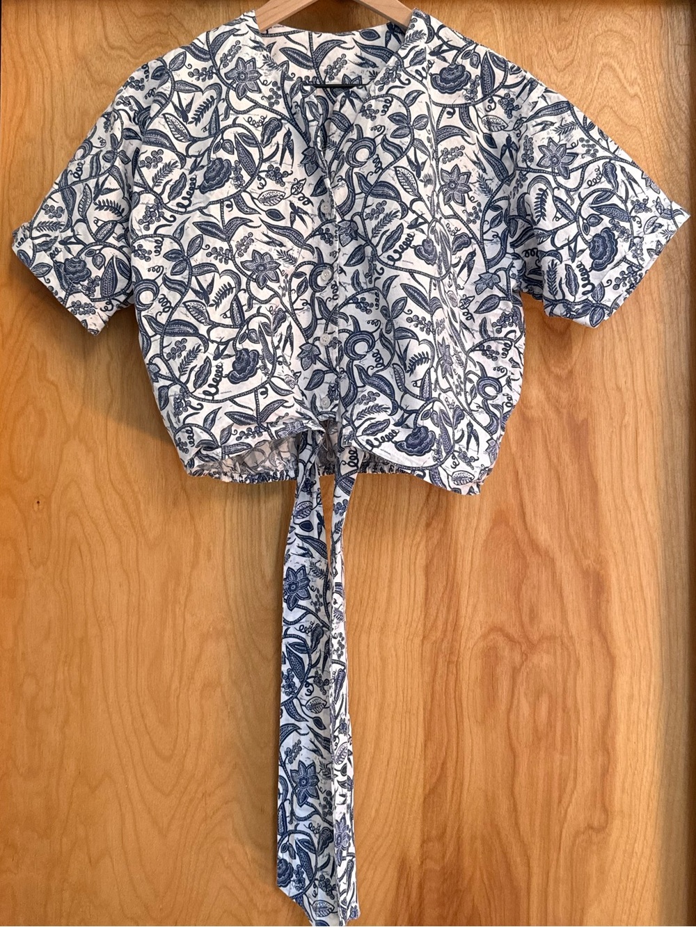 Small Blue & White Floral Button-Up Tie Front Top Coordinated Set Available - Picture 4 of 12